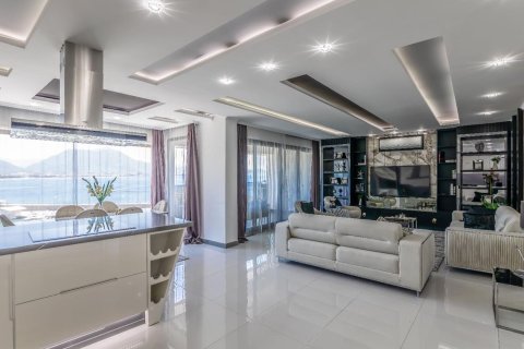 3+1 Apartment  in Alanya, Antalya, Turkey No. 215484