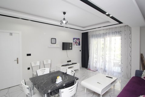 2+1 Apartment  in Alanya, Antalya, Turkey No. 215898