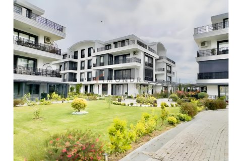 6+1 Lägenhet  i Beylikduezue, istanbul, Turkiet Nr. 225244