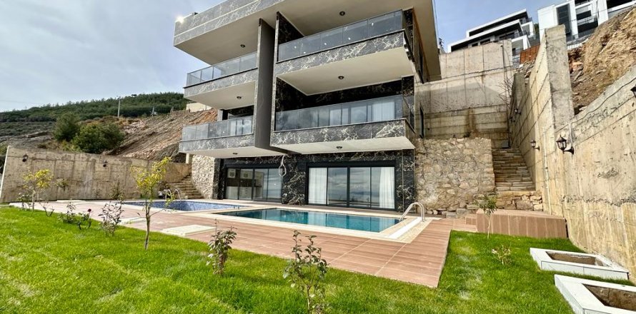Villa in Alanya, Antalya, Turkey No. 98857