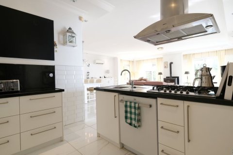 4+1 Villa  i Mahmutlar, Antalya, Tyrkia Nr. 218011 - 12