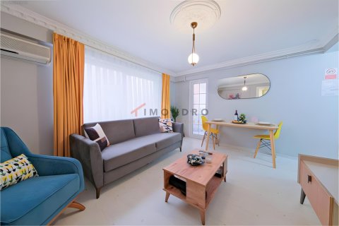 2+1 Wohnung  in Beyoglu, Istanbul, Türkei Nr. 221179 - 3