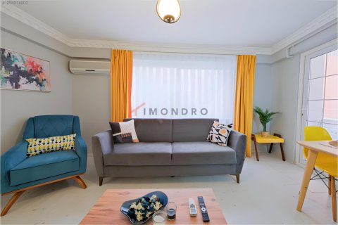 2+1 Wohnung  in Beyoglu, Istanbul, Türkei Nr. 221179 - 2