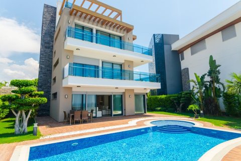 5+1 Villa  in Konakli, Antalya, Turkey No. 213582