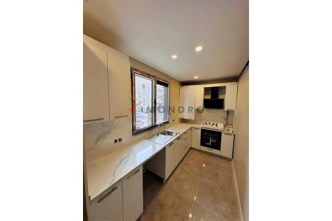 2+1 Wohnung in Üsküdar, Istanbul, Türkei Nr. 215467 - 7