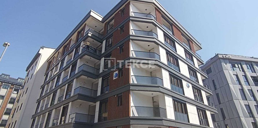 2+1 Apartment  in Istanbul, Turkey No. 104467