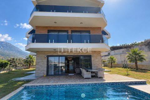 7+1 Villa  in Alanya, Antalya, Turkey No. 238079