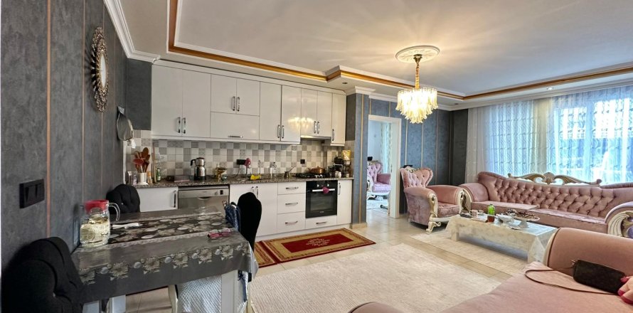 2+1 Apartment  in Mahmutlar, Antalya, Turkey No. 237409