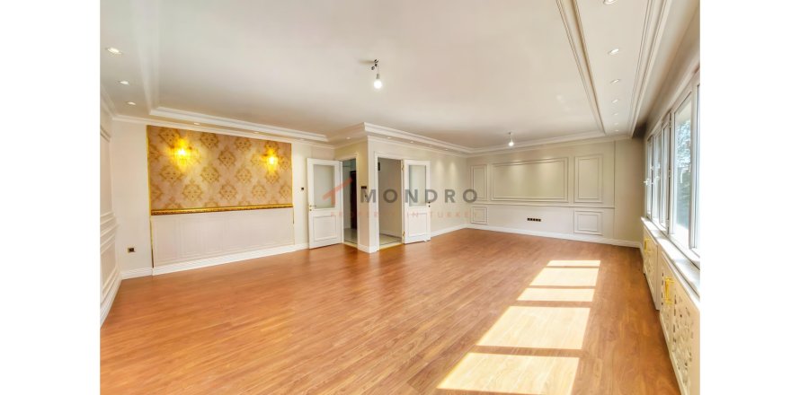 3+1 Apartment  in Sisli, Istanbul, Turkey No. 214966