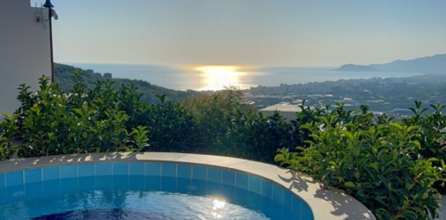 4+1 Villa in Antalya, Turkey No. 222498