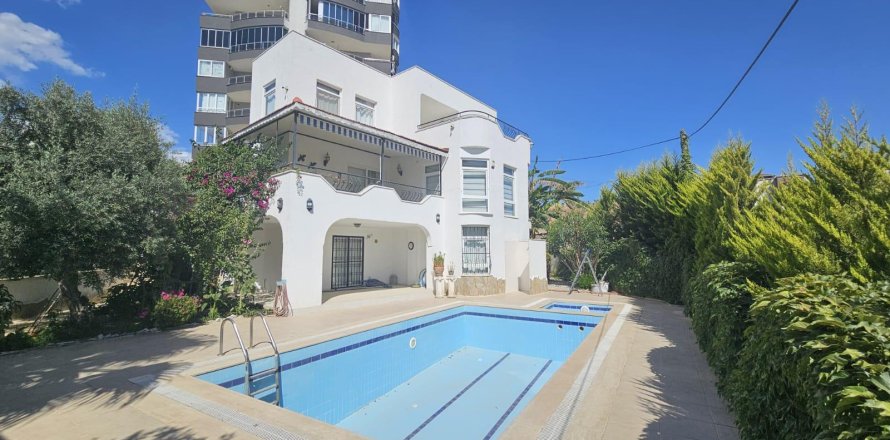 4+2 Villa  in Mahmutlar, Antalya, Turkey No. 217786