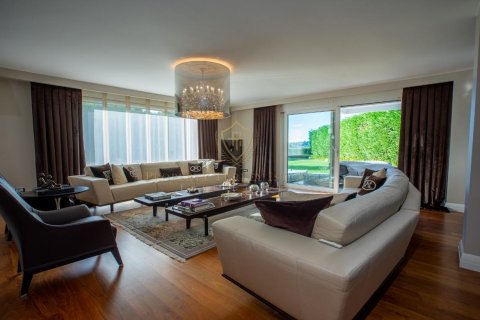 6+1 Villa  in Beykoz, Istanbul, Türkei Nr. 138904 - 12