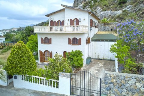 5+1 Villa  i Alsancak, Girne,  Nr. 214362