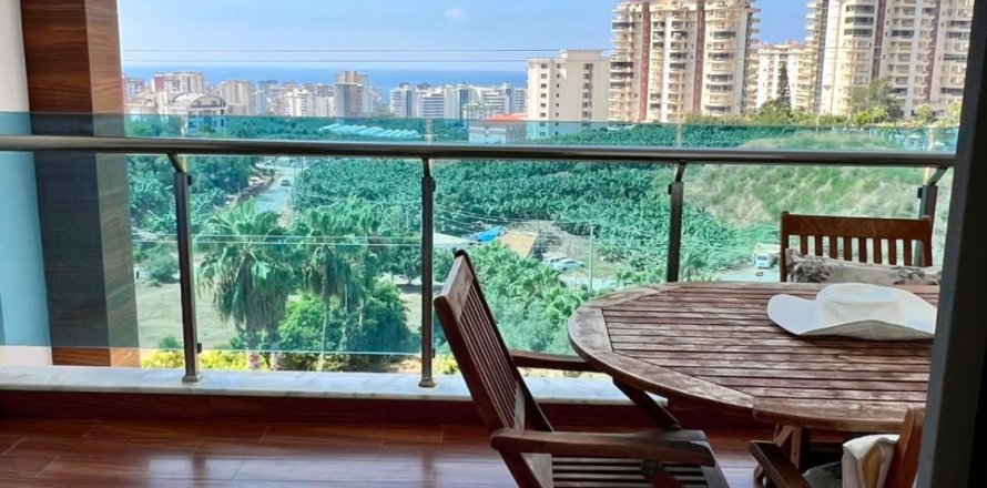 1+1 Apartment in Mahmutlar, Antalya, Turkey No. 237631