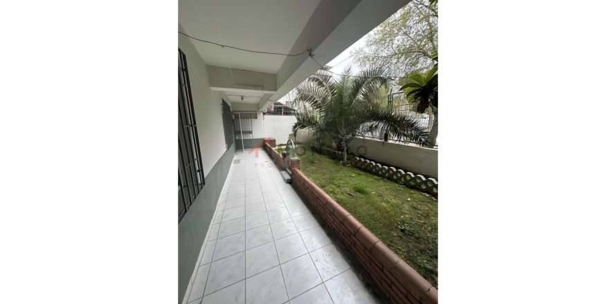 3+1 Apartment in Fatih, Istanbul, Turkey No. 227190