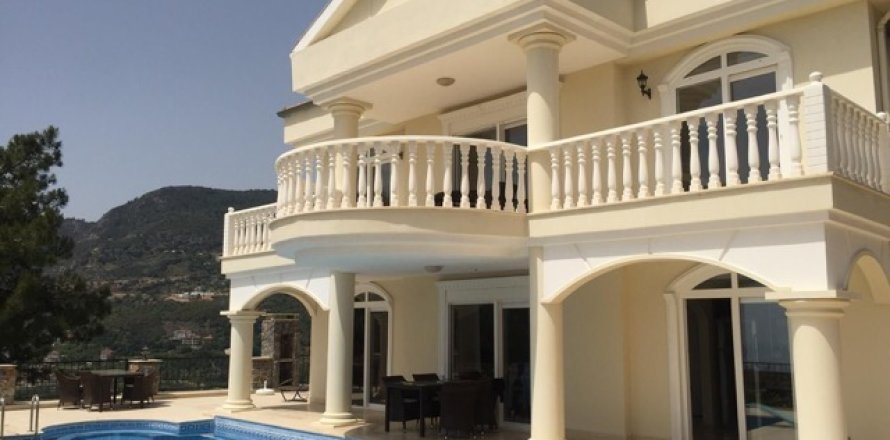ویلا در  Antalya ، ترکیه 4 خوابه ، 290 متر مربع.  شماره 222856
