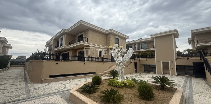 5+1 Villa  in Bueyuekcekmece, Istanbul, Türkei Nr. 214890