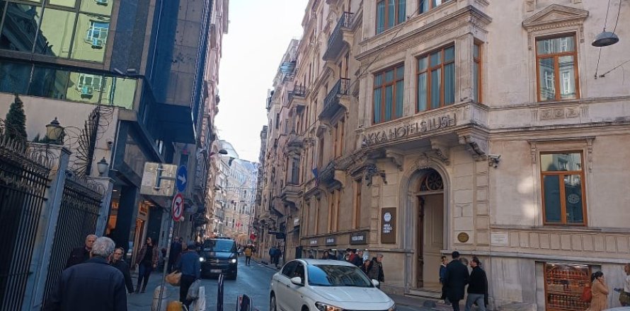 ملک تجاری در Istanbul ، ترکیه 200 متر مربع. شماره 222680