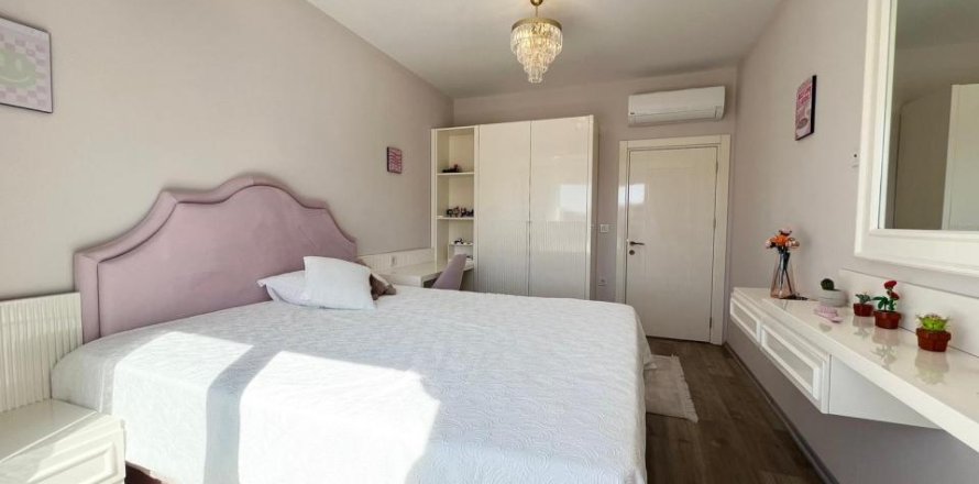 2+1 Apartment in Avsallar, Antalya, Turkey No. 221861