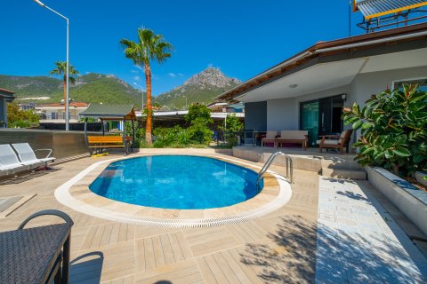 6+2 Villa  i Oba, Antalya, Tyrkiet Nr. 217720