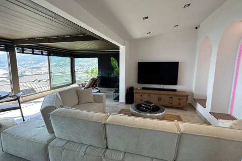 Villa for sale in Alanya, Antalya, Turkey, 2 bedrooms, 200.0m2, No. 213787 – photo 2