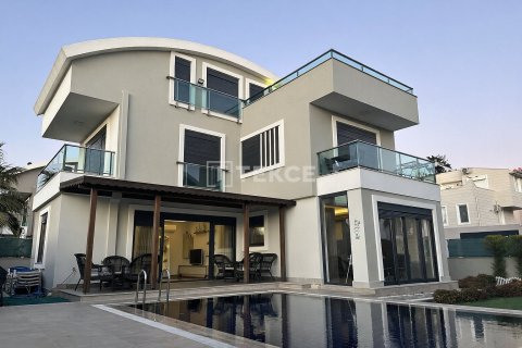 4+1 Villa  i Serik, Antalya, Tyrkia Nr. 216155