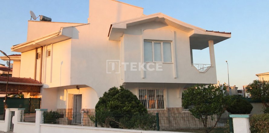 Villa  4+1  Serik, Antalya, Türkiye №228947