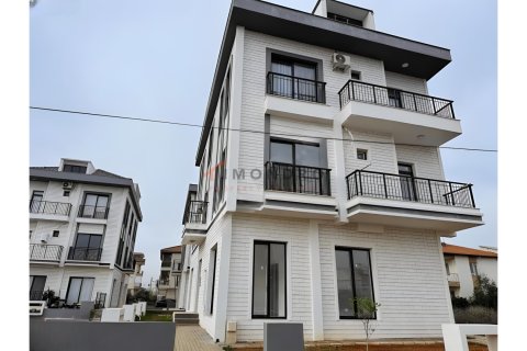 2+1 Apartment  in Dosemealti, Antalya, Turkey No. 228326