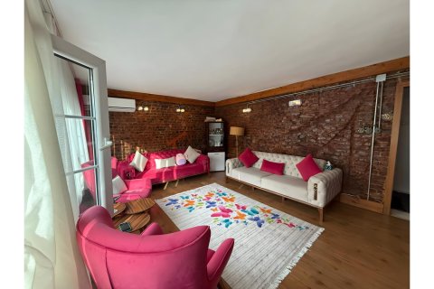 3+1 Apartment in Sisli, Istanbul, Turkey No. 212762