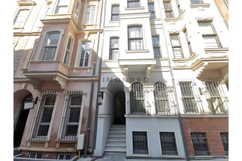 آپارتمان در Beyoglu،  Istanbul ، ترکیه 1 خوابه ، 72 متر مربع.  شماره 226661