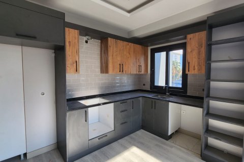 1+1 Wohnung in Mersin, Türkei Nr. 142352 - 5