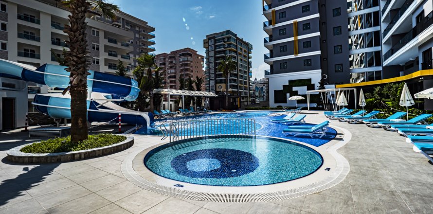 2+1 Lägenhet  i Mahmutlar, Antalya, Turkiet Nr. 142036