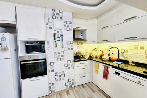 2+1 Lejlighed i Mahmutlar, Antalya, Tyrkiet Nr. 142844 - 2