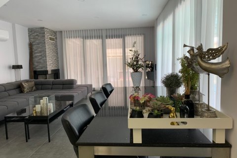 4+1 Villa  in Kusadasi, Aydin, Türkei Nr. 133320 - 7