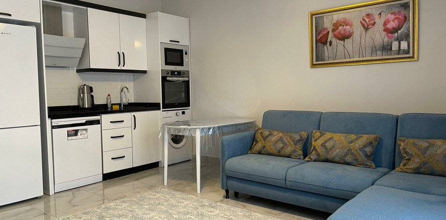 1+1 Apartment  in Mahmutlar, Antalya, Turkey No. 135458