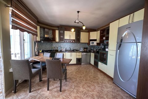 Apartment for sale in Mersin, Turkey, 3 bedrooms, 200m2, No. 153272 – photo 2