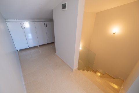 Apartment for sale in Izmir, Turkey, 3 bedrooms, 180m2, No. 144134 – photo 10