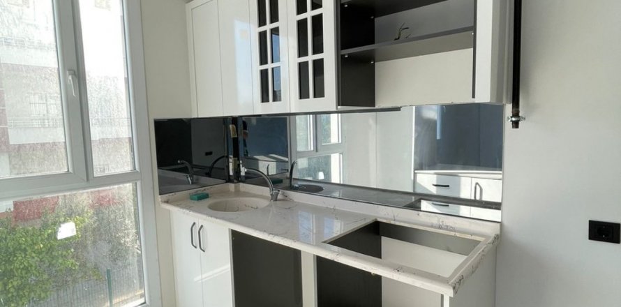 2+1 Apartment  in Mersin, Turkey No. 135416