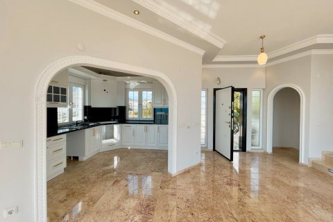 Apartment for sale in Gazipasa, Antalya, Turkey, 5 bedrooms, 300m2, No. 113266 – photo 2