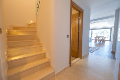 Apartment for sale in Izmir, Turkey, 3 bedrooms, 180m2, No. 144134 – photo 11