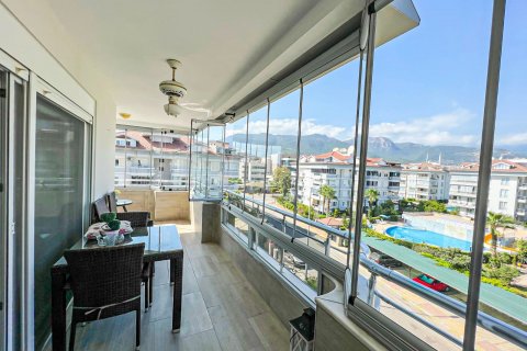 3+1 Takvåning i Oba, Antalya, Turkiet Nr. 136758