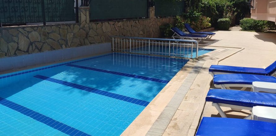 2+1 Lägenhet i Oba, Antalya, Turkiet Nr. 131335