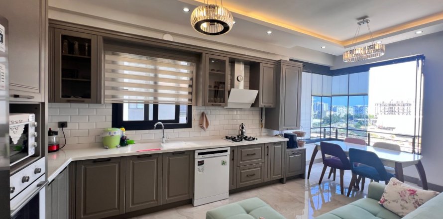 4+1 Apartment  in Mezitli, Mersin, Turkey No. 134964