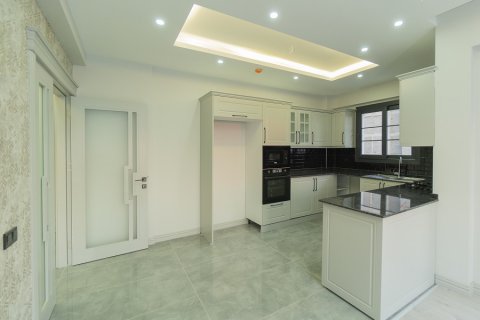 Продажа квартиры в Мерсине, Турция 2 комн., 2м2, №133310 – фото 4