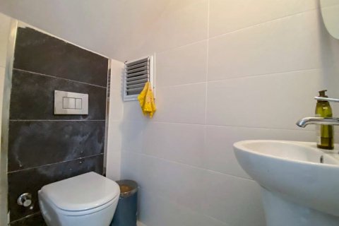 6a122839c30868477cb5fb4f94f41b63.jpg