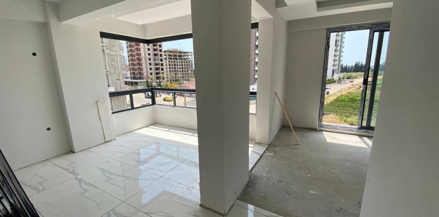 2+1 Apartment  in Mersin, Turkey No. 132952