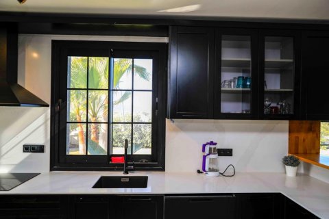 4+1 Villa i Izmir, Tyrkia Nr. 142368 - 14