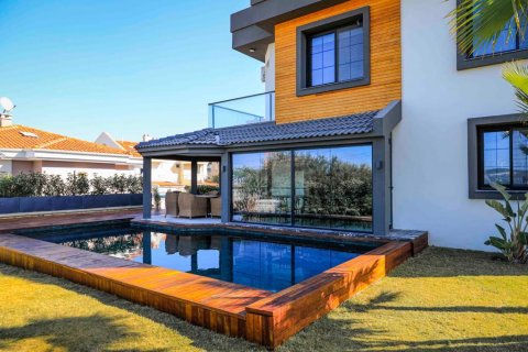 4+1 Villa i Izmir, Tyrkia Nr. 142368 - 24