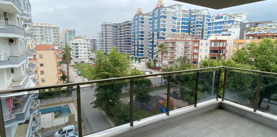 3+1 Penthouse  in Mahmutlar, Antalya, Turkey No. 123090