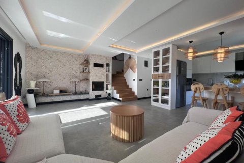 3+1 Villa i Izmir, Tyrkia Nr. 142369 - 2